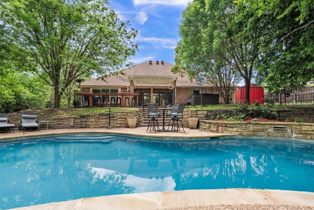 1557 Woodbee Court, Azle, TX 76020