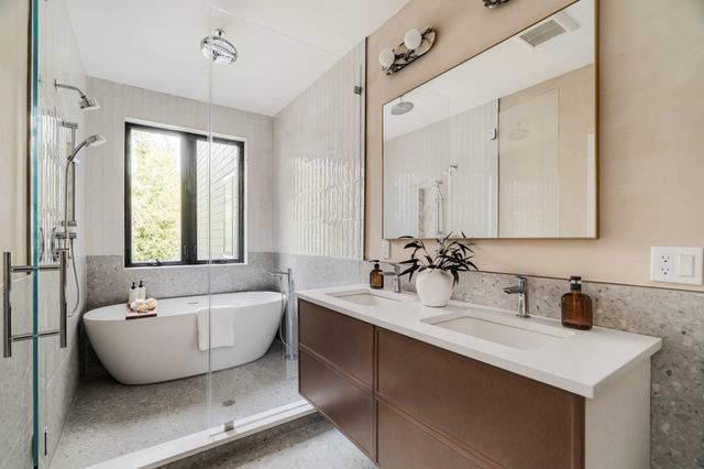 19-21 Maple Park 1, Newton, MA 02459