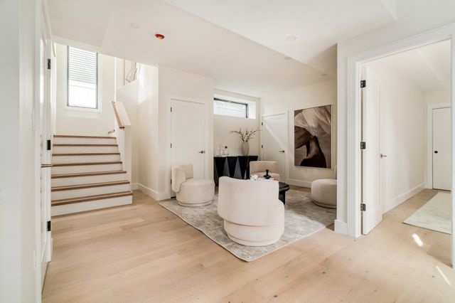19-21 Maple Park 1, Newton, MA 02459