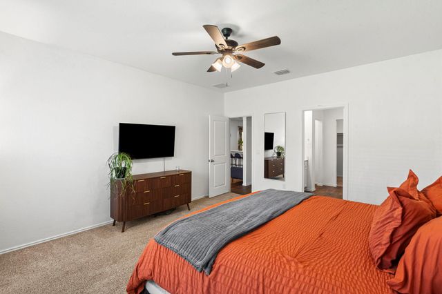 12404 Silversmith LN, Mustang Ridge, TX 78610