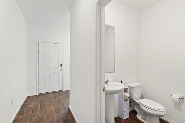12404 Silversmith LN, Mustang Ridge, TX 78610
