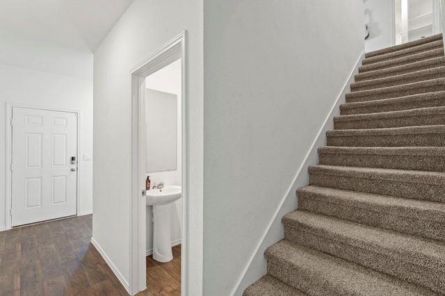 12404 Silversmith LN, Mustang Ridge, TX 78610