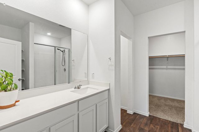 12404 Silversmith LN, Mustang Ridge, TX 78610