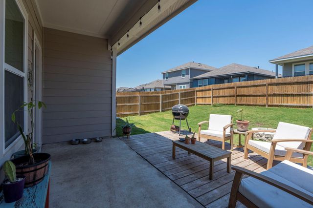 12404 Silversmith LN, Mustang Ridge, TX 78610