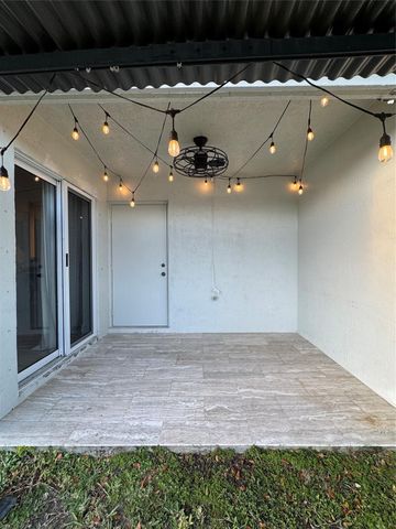 9530 E Plum Harbor Way, Tamarac, FL 33321