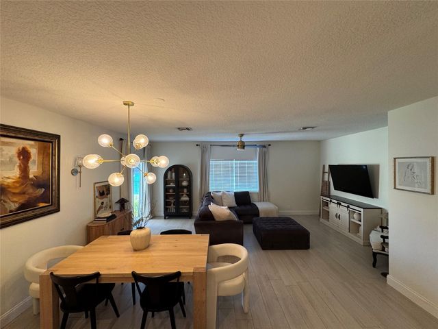 9530 E Plum Harbor Way, Tamarac, FL 33321