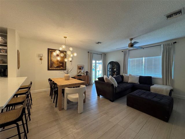 9530 E Plum Harbor Way, Tamarac, FL 33321