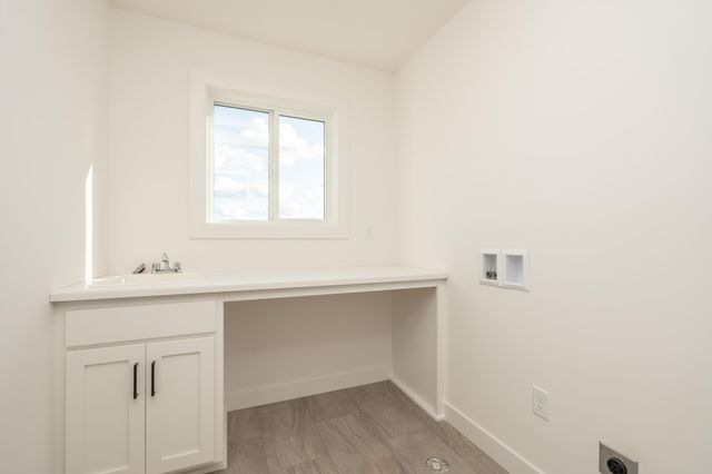 25341 Delmar Avenue, New Prague, MN 56071