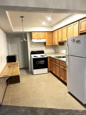 29888 City Center Drive, Warren, MI 48093