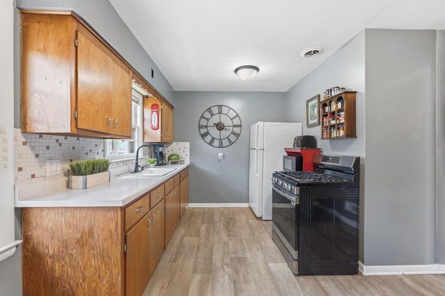 2621 Gilson STREET, Racine, WI 53403