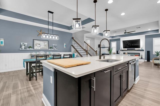 3867 VILLAMORE LANE, Odessa, FL 33556