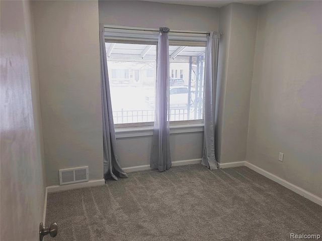 759 E Maxlow Avenue, Hazel Park, MI 48030