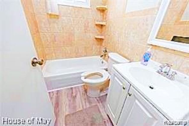 759 E Maxlow Avenue, Hazel Park, MI 48030