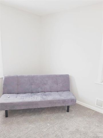 759 E Maxlow Avenue, Hazel Park, MI 48030