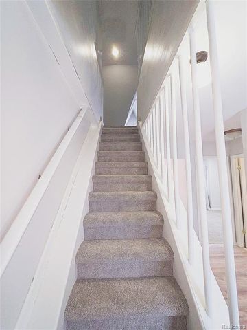 759 E Maxlow Avenue, Hazel Park, MI 48030