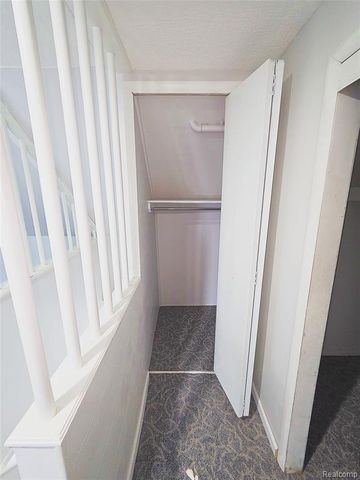 759 E Maxlow Avenue, Hazel Park, MI 48030