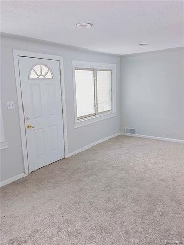 759 E Maxlow Avenue, Hazel Park, MI 48030