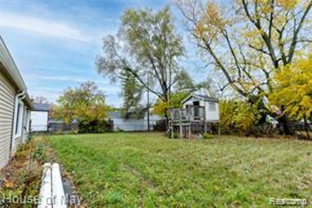 759 E Maxlow Avenue, Hazel Park, MI 48030