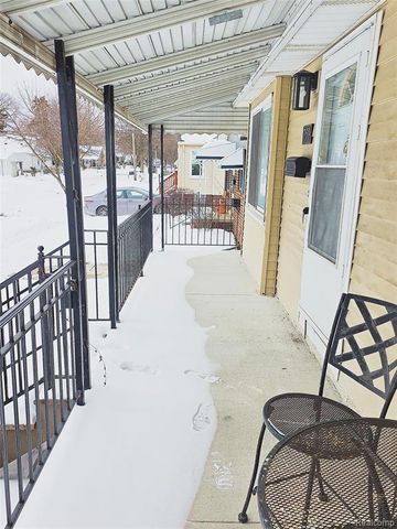 759 E Maxlow Avenue, Hazel Park, MI 48030