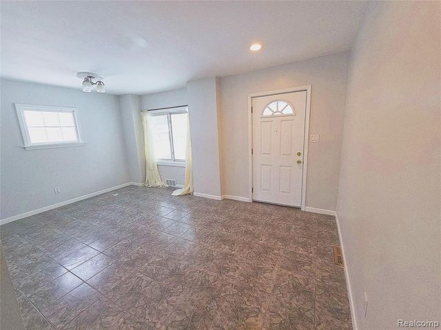 759 E Maxlow Avenue, Hazel Park, MI 48030