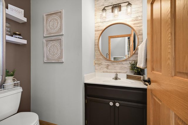 20511 Islandview Circle, Lakeville, MN 55044