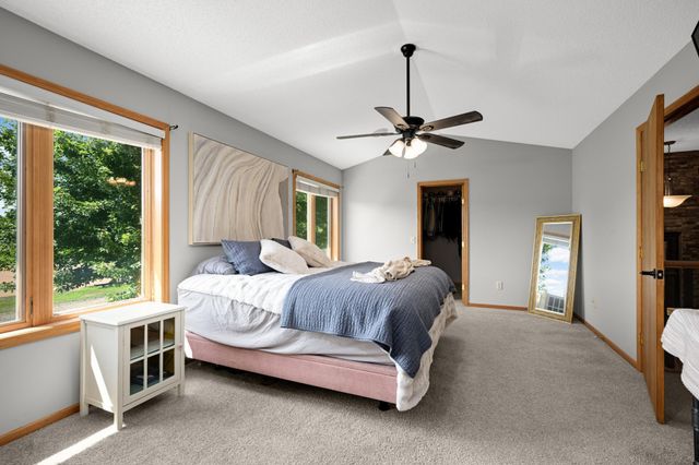 20511 Islandview Circle, Lakeville, MN 55044