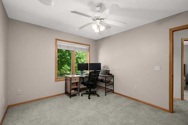 20511 Islandview Circle, Lakeville, MN 55044