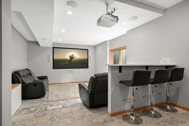 20511 Islandview Circle, Lakeville, MN 55044