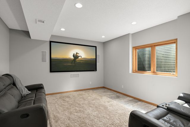 20511 Islandview Circle, Lakeville, MN 55044