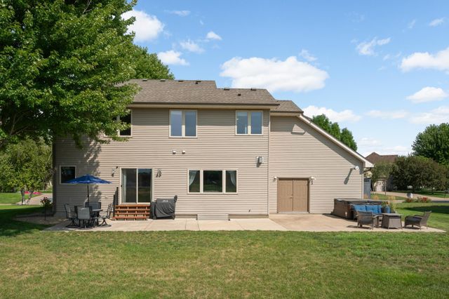 20511 Islandview Circle, Lakeville, MN 55044