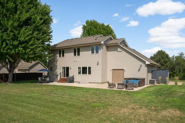 20511 Islandview Circle, Lakeville, MN 55044