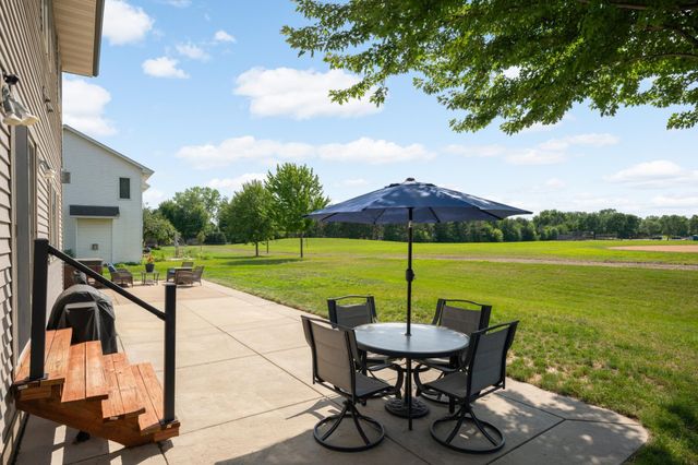 20511 Islandview Circle, Lakeville, MN 55044
