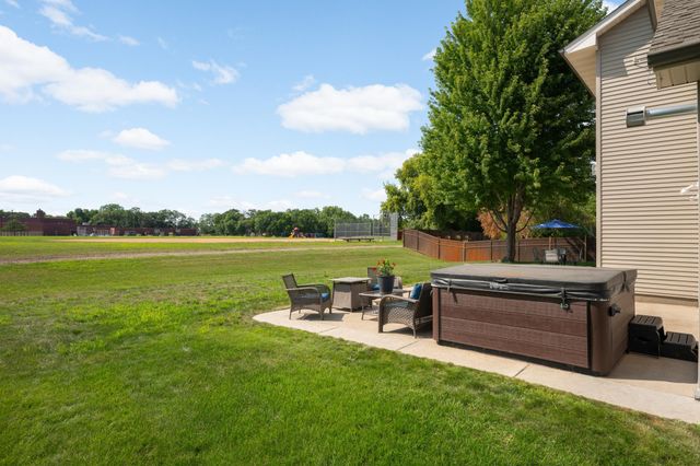 20511 Islandview Circle, Lakeville, MN 55044