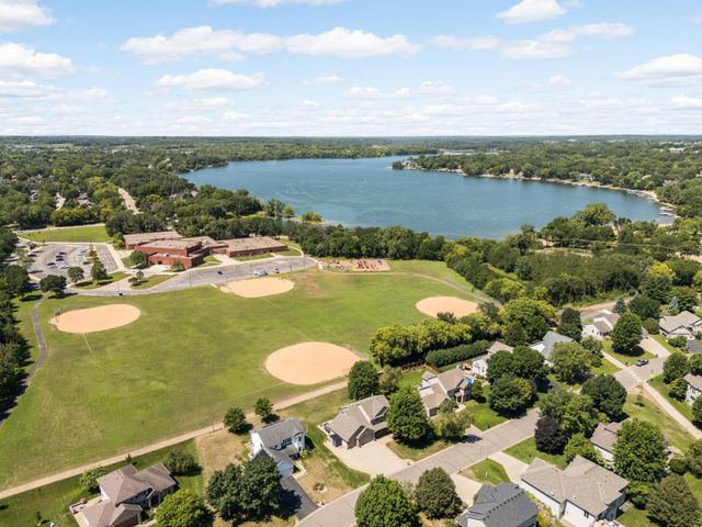 20511 Islandview Circle, Lakeville, MN 55044