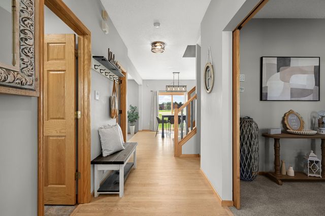 20511 Islandview Circle, Lakeville, MN 55044