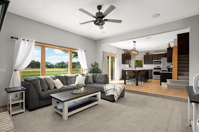 20511 Islandview Circle, Lakeville, MN 55044