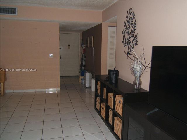 8415 SW 107th Ave 146W, Miami, FL 33173