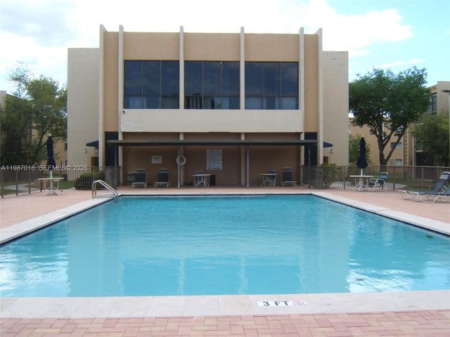 8415 SW 107th Ave 146W, Miami, FL 33173