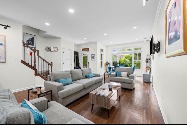 1302 W 33rd Street, Chicago, IL 60608