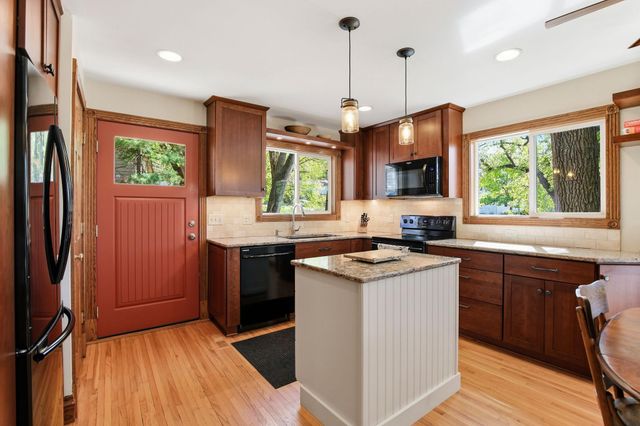 6283 Kerry Lane NE, Fridley, MN 55432