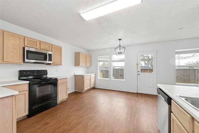 7900 Canoe Ridge Lane, Denton, TX 76210