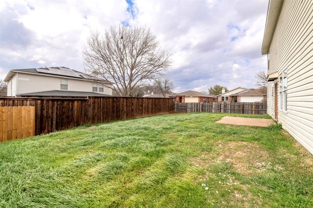7900 Canoe Ridge Lane, Denton, TX 76210