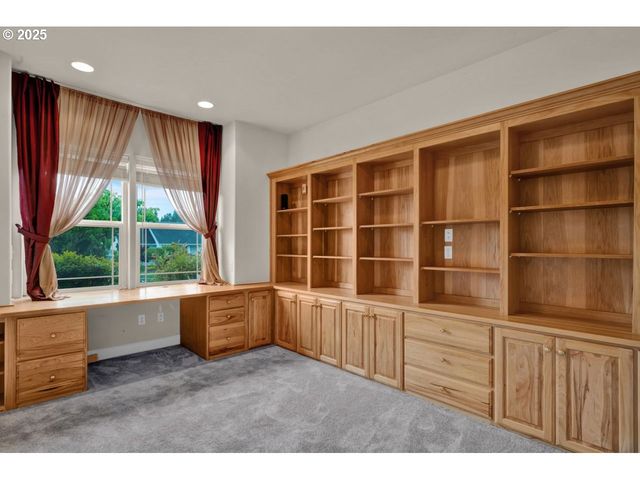 40 Ocean Dunes Dr, Florence, OR 97439