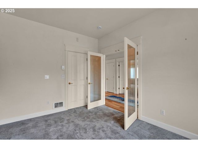 40 Ocean Dunes Dr, Florence, OR 97439