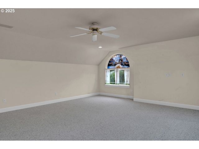 40 Ocean Dunes Dr, Florence, OR 97439