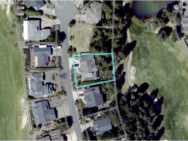 40 Ocean Dunes Dr, Florence, OR 97439