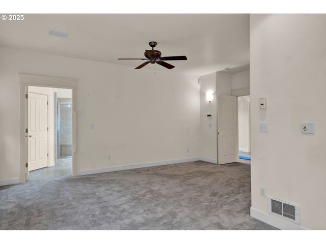 40 Ocean Dunes Dr, Florence, OR 97439