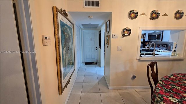 1101 Colony Point Cir 218, Pembroke Pines, FL 33026