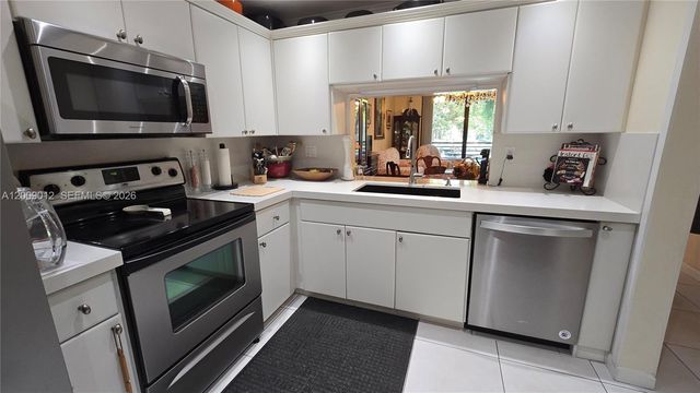 1101 Colony Point Cir 218, Pembroke Pines, FL 33026