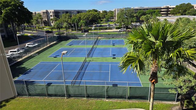 1101 Colony Point Cir 218, Pembroke Pines, FL 33026